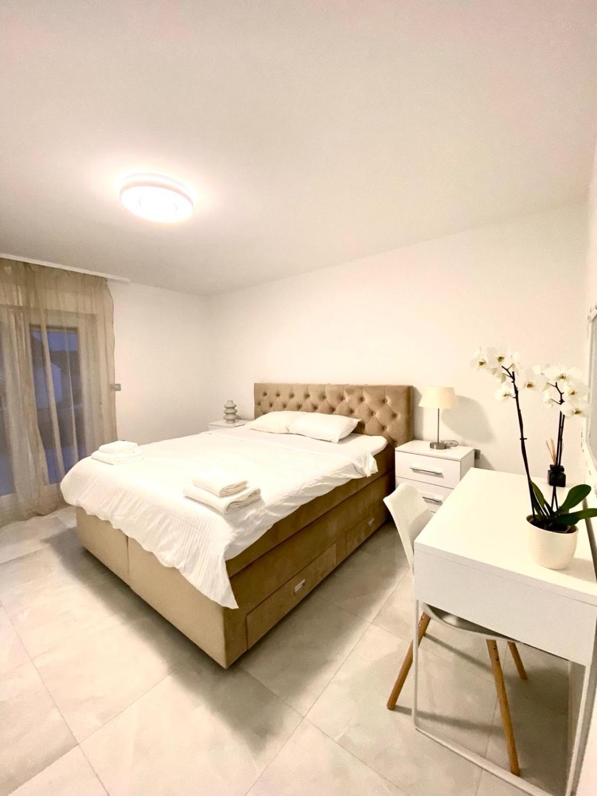 Seaview Villa โคเปร์ ภายนอก รูปภาพ