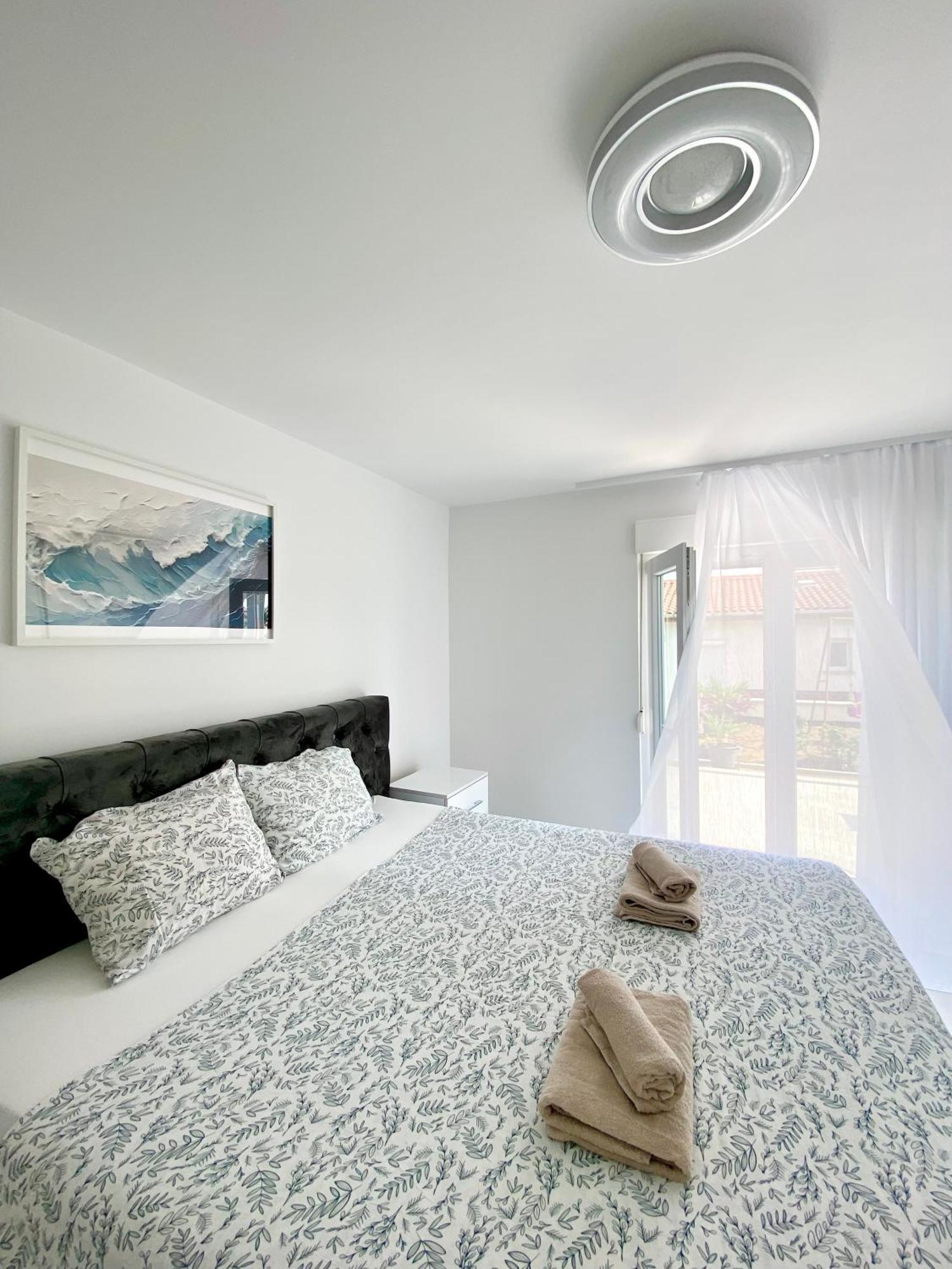 Seaview Villa โคเปร์ ภายนอก รูปภาพ