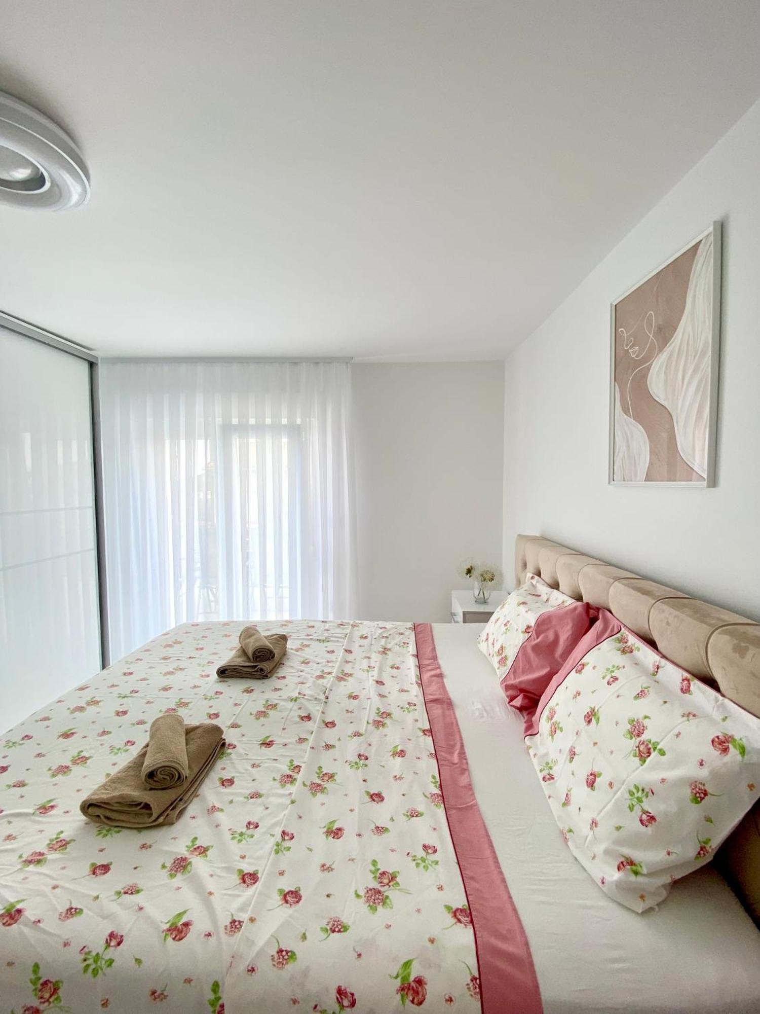 Seaview Villa โคเปร์ ภายนอก รูปภาพ